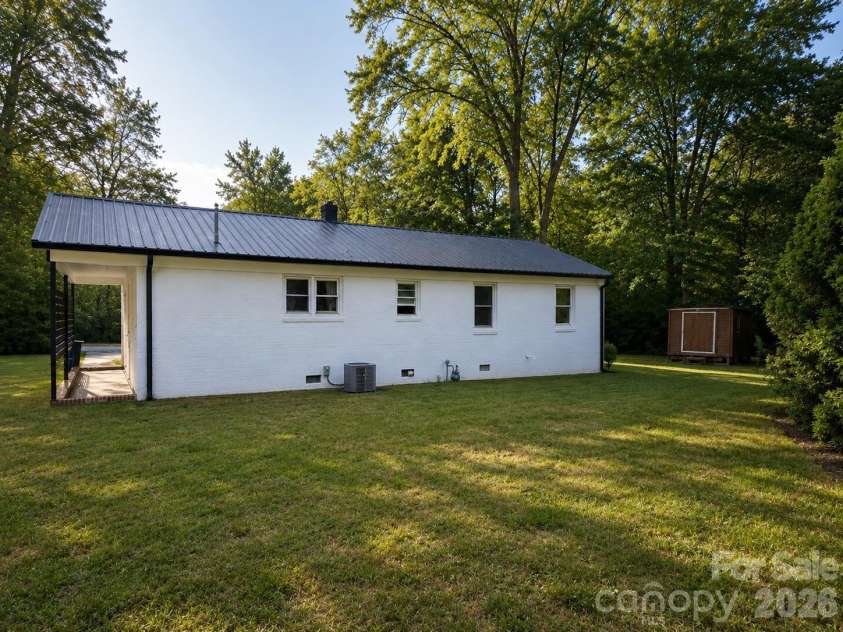 1344 12th Avenue, Hickory, NC 28601.  MLS# CAR4385752, YatesRealty ID 28910. 