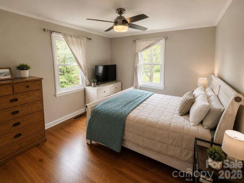 1344 12th Avenue, Hickory, NC 28601.  MLS# CAR4385752, YatesRealty ID 28910. 