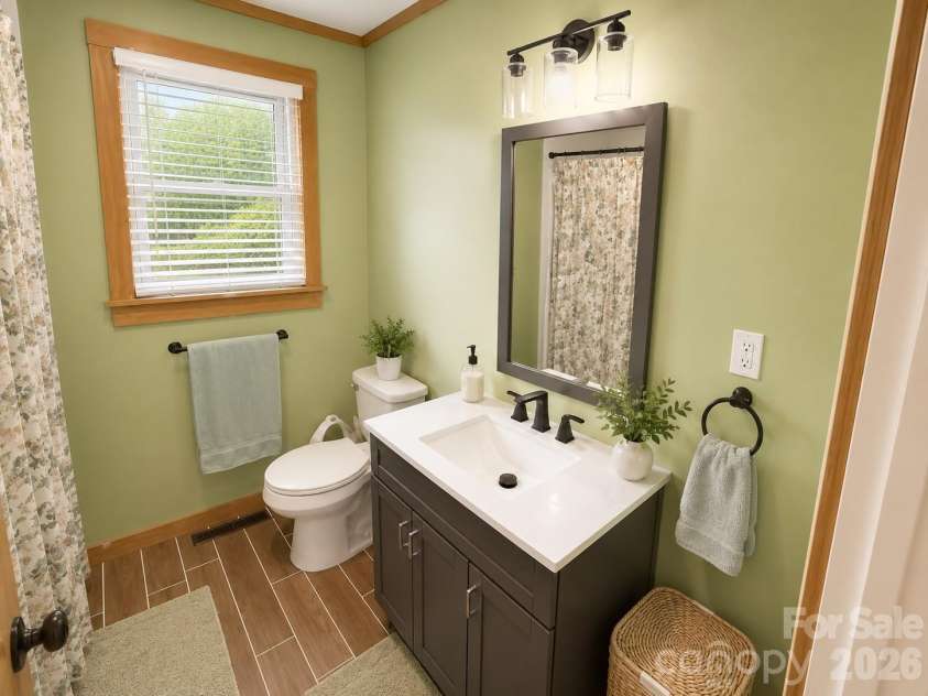 1344 12th Avenue, Hickory, NC 28601.  MLS# CAR4385752, YatesRealty ID 28910. 