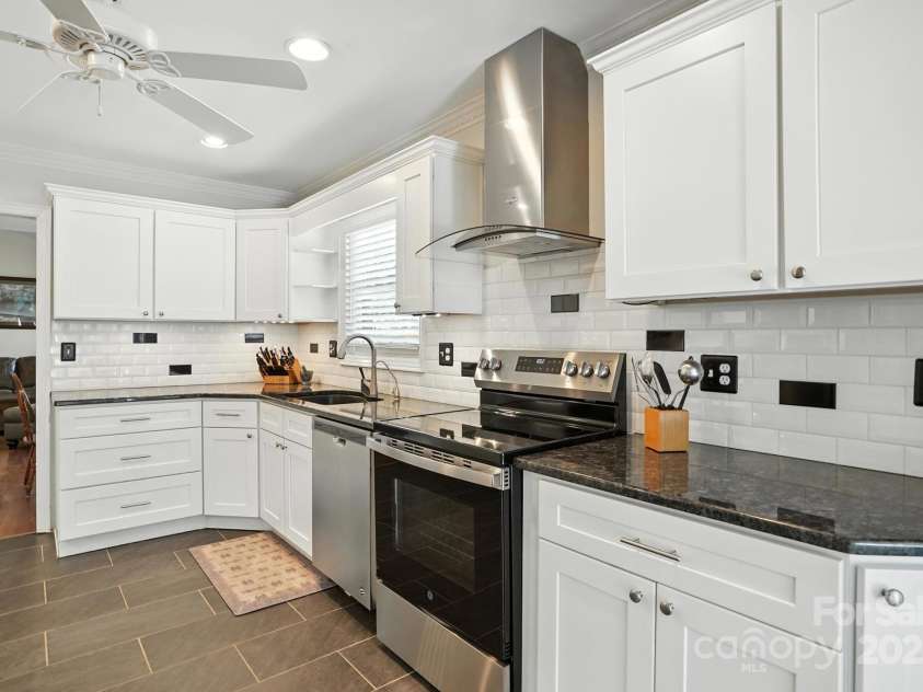 2902 Cherry Blossom Court, Fort Mill, SC 29715.  MLS# CAR4282554, YatesRealty ID 28913. 
