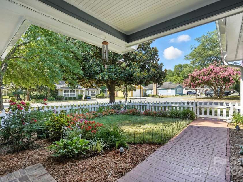 2902 Cherry Blossom Court, Fort Mill, SC 29715.  MLS# CAR4282554, YatesRealty ID 28913. Front Entry