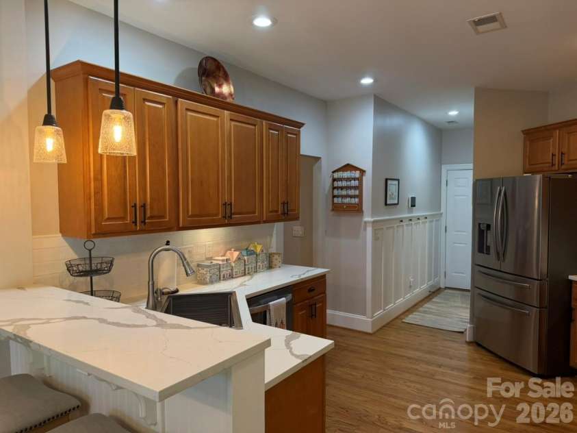 914 Players Ridge Road, Hickory, NC 28601.  MLS# CAR4387638, YatesRealty ID 28913. 