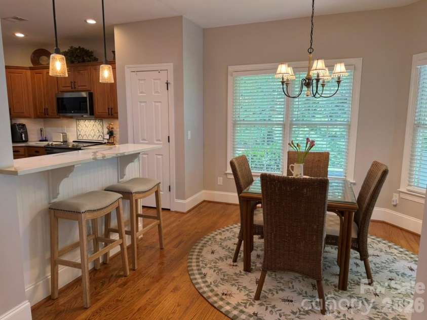 914 Players Ridge Road, Hickory, NC 28601.  MLS# CAR4387638, YatesRealty ID 28913. 