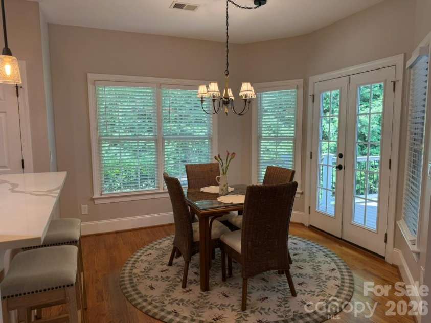 914 Players Ridge Road, Hickory, NC 28601.  MLS# CAR4387638, YatesRealty ID 28913. 