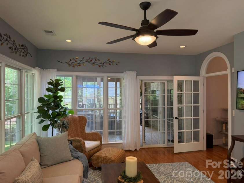 914 Players Ridge Road, Hickory, NC 28601.  MLS# CAR4387638, YatesRealty ID 28913. 