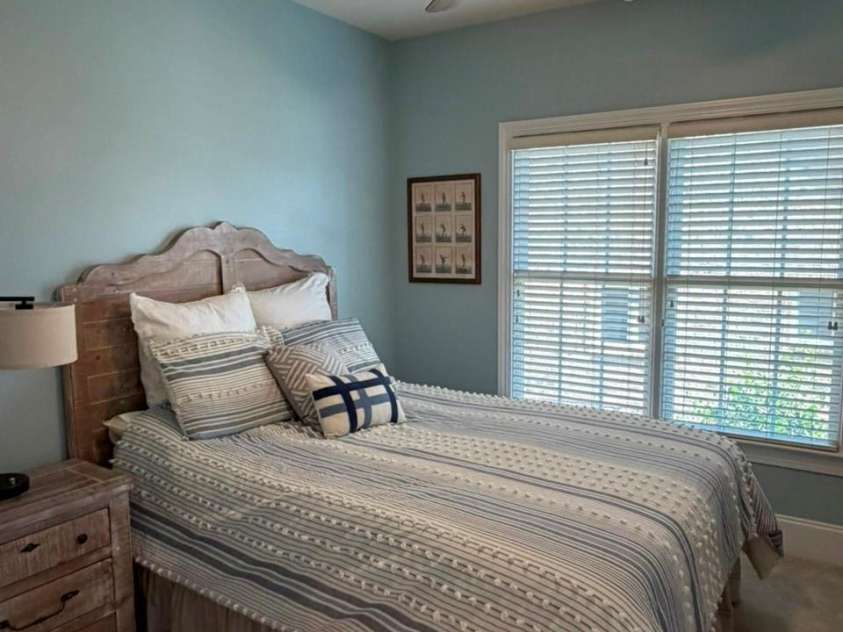 914 Players Ridge Road, Hickory, NC 28601.  MLS# CAR4387638, YatesRealty ID 28913. 
