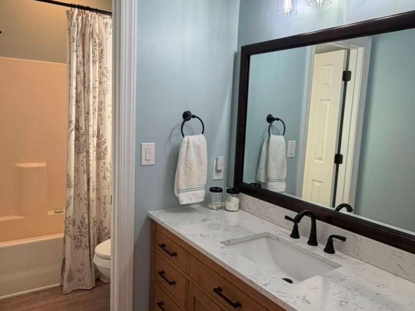 914 Players Ridge Road, Hickory, NC 28601.  MLS# CAR4387638, YatesRealty ID 28913. 