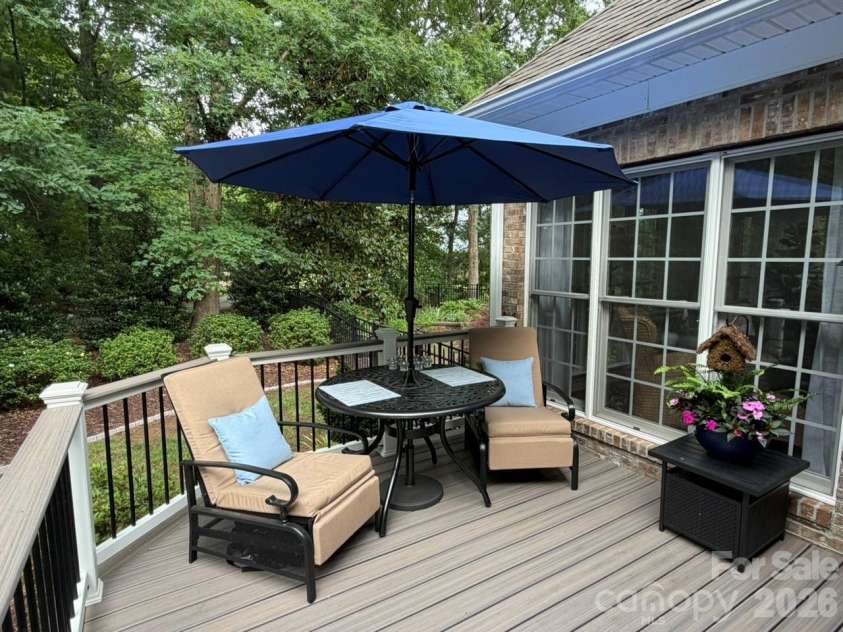 914 Players Ridge Road, Hickory, NC 28601.  MLS# CAR4387638, YatesRealty ID 28913. 