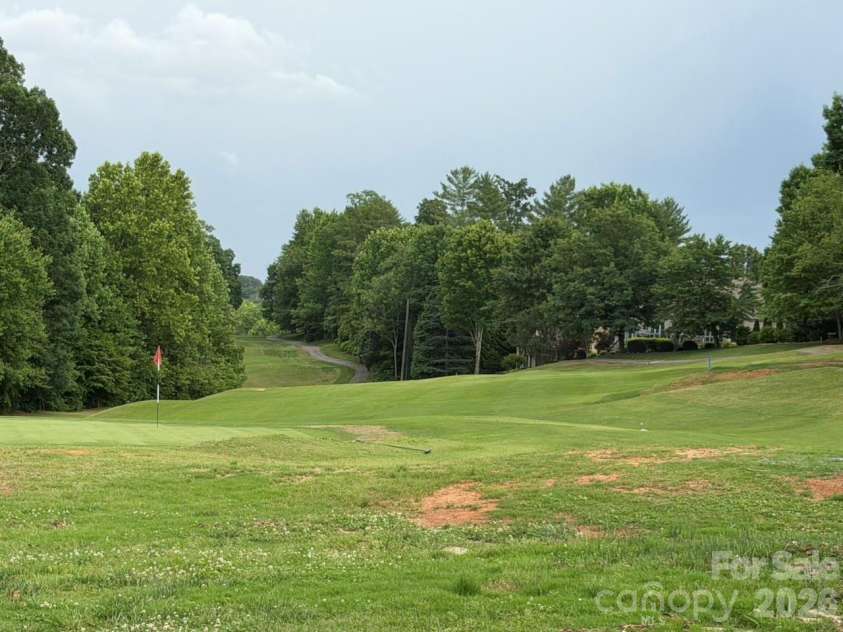 914 Players Ridge Road, Hickory, NC 28601.  MLS# CAR4387638, YatesRealty ID 28913. 