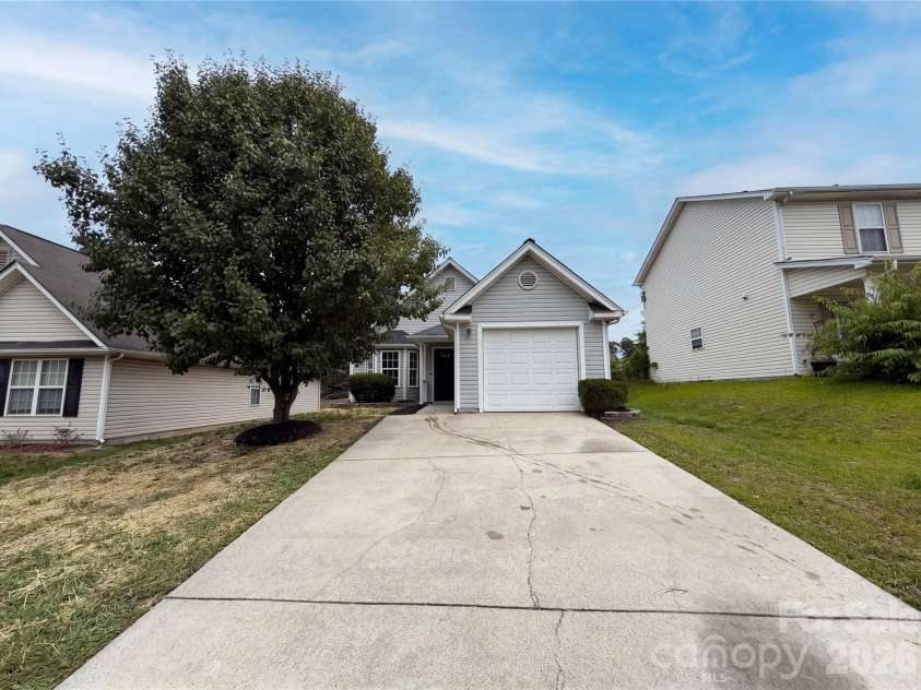 1841 Mission Oaks Street, Kannapolis, NC 28083.  MLS# CAR4388328, YatesRealty ID 28914. 