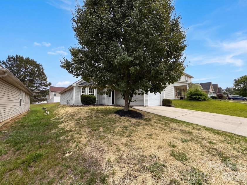 1841 Mission Oaks Street, Kannapolis, NC 28083.  MLS# CAR4388328, YatesRealty ID 28914. 