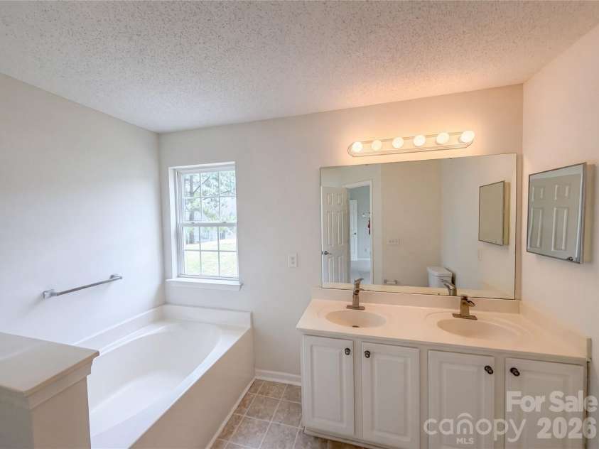 1841 Mission Oaks Street, Kannapolis, NC 28083.  MLS# CAR4388328, YatesRealty ID 28914. 