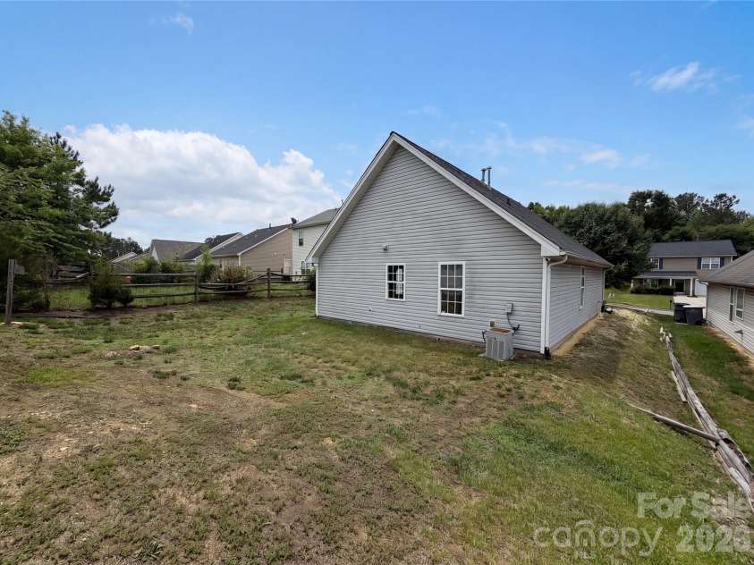 1841 Mission Oaks Street, Kannapolis, NC 28083.  MLS# CAR4388328, YatesRealty ID 28914. 