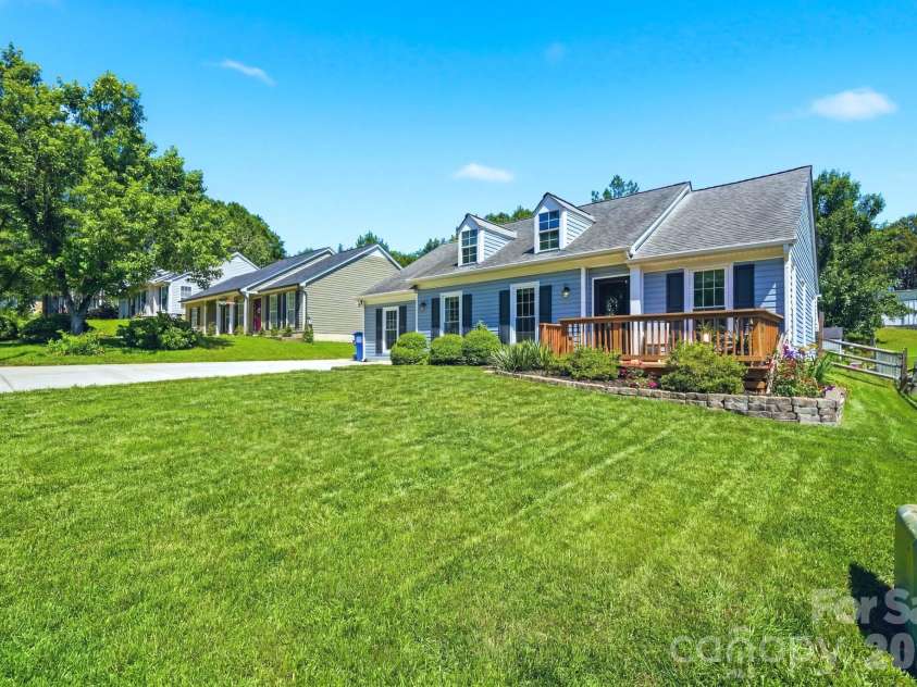 14023 Eden Court, Pineville, NC 28134.  MLS# CAR4387552, YatesRealty ID 28915. 