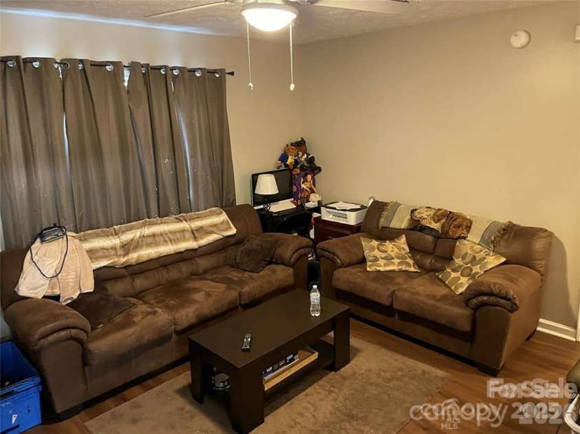 111 Sunset Drive, Clover, SC 29710.  MLS# CAR4390827, YatesRealty ID 28916. 