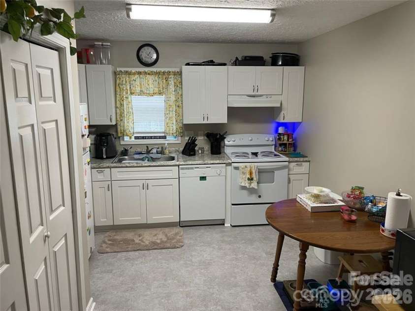 111 Sunset Drive, Clover, SC 29710.  MLS# CAR4390827, YatesRealty ID 28916. 