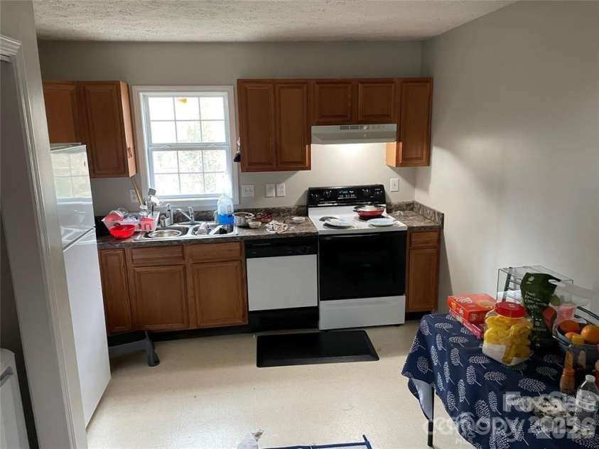 111 Sunset Drive, Clover, SC 29710.  MLS# CAR4390827, YatesRealty ID 28916. 