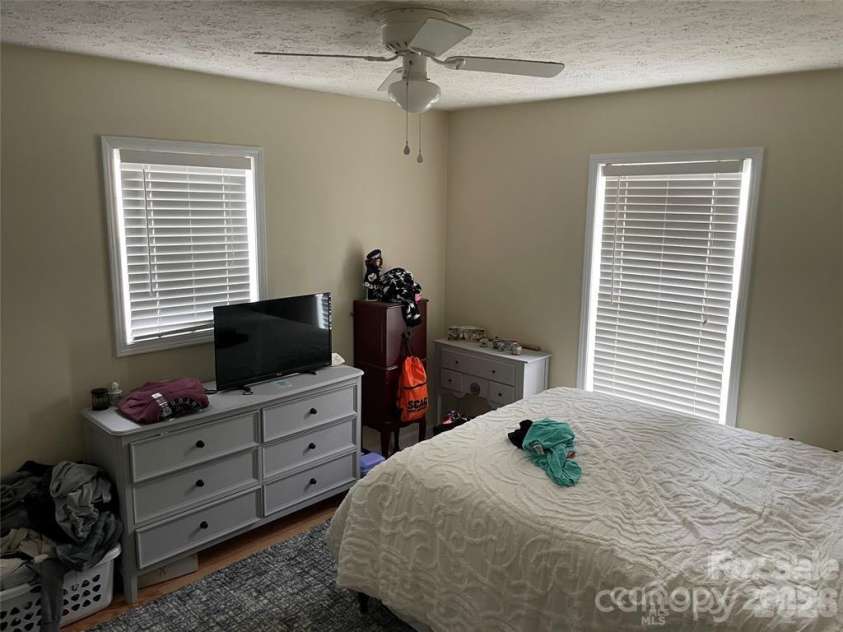 111 Sunset Drive, Clover, SC 29710.  MLS# CAR4390827, YatesRealty ID 28916. 