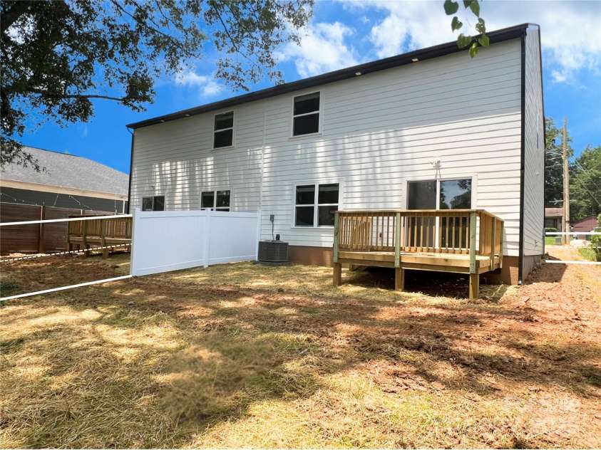 3926 Litchfield Road, Charlotte, NC 28211.  MLS# CAR4275074, YatesRealty ID 28918. 