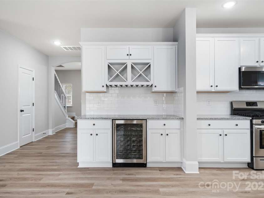 3926 Litchfield Road, Charlotte, NC 28211.  MLS# CAR4275074, YatesRealty ID 28918. 