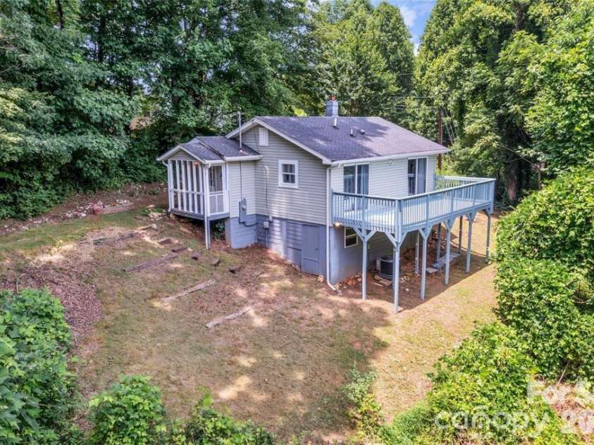 83 View Street, Marion, NC 28752.  MLS# CAR4376299, YatesRealty ID 28919. 