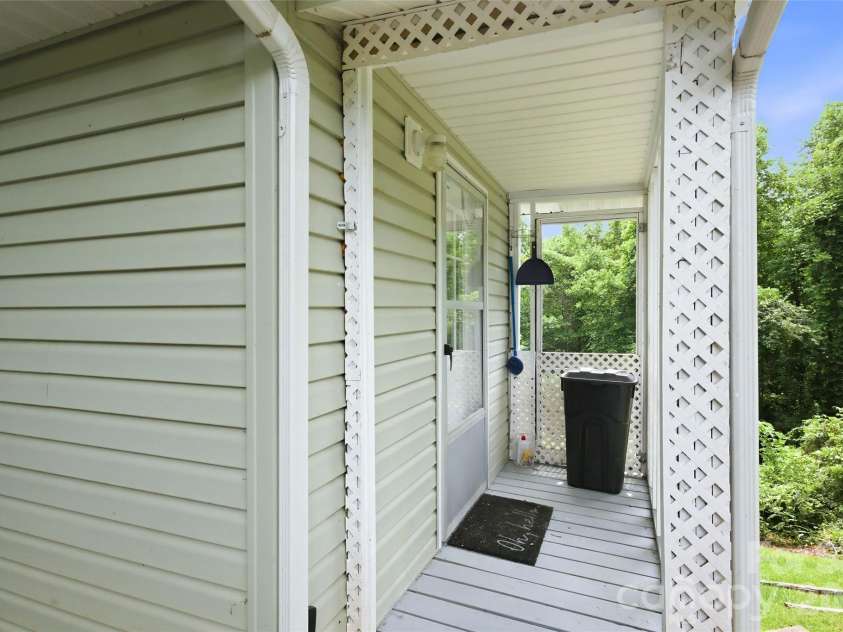83 View Street, Marion, NC 28752.  MLS# CAR4376299, YatesRealty ID 28919. 