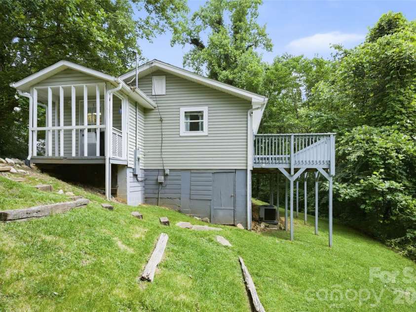 83 View Street, Marion, NC 28752.  MLS# CAR4376299, YatesRealty ID 28919. 
