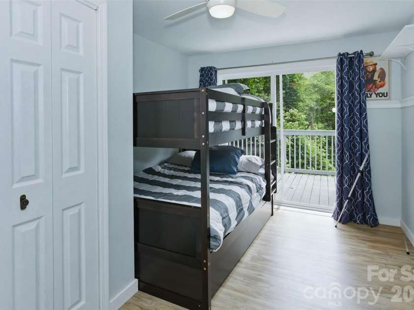 83 View Street, Marion, NC 28752.  MLS# CAR4376299, YatesRealty ID 28919. 