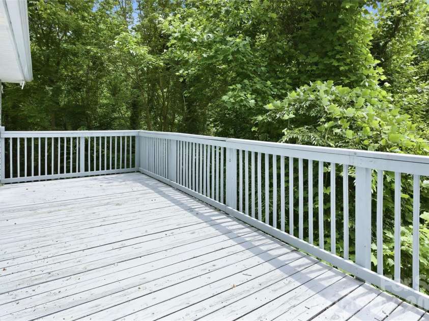 83 View Street, Marion, NC 28752.  MLS# CAR4376299, YatesRealty ID 28919. 