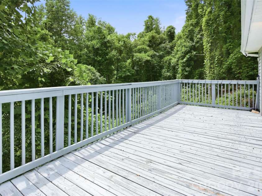 83 View Street, Marion, NC 28752.  MLS# CAR4376299, YatesRealty ID 28919. 