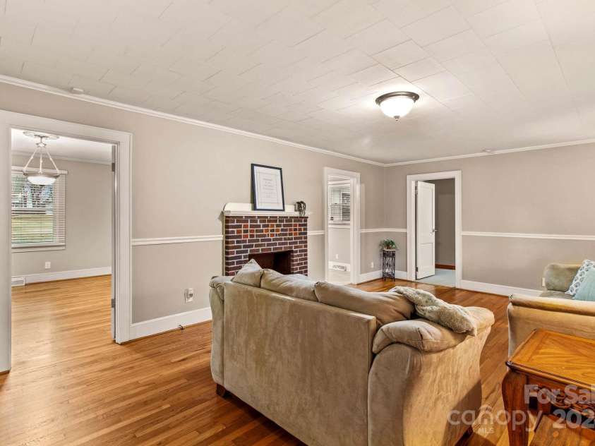 162 Jennings Road, Statesville, NC 28625.  MLS# CAR4203599, YatesRealty ID 2892. 