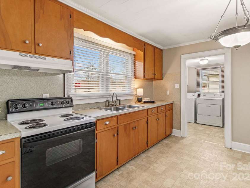 162 Jennings Road, Statesville, NC 28625.  MLS# CAR4203599, YatesRealty ID 2892. 