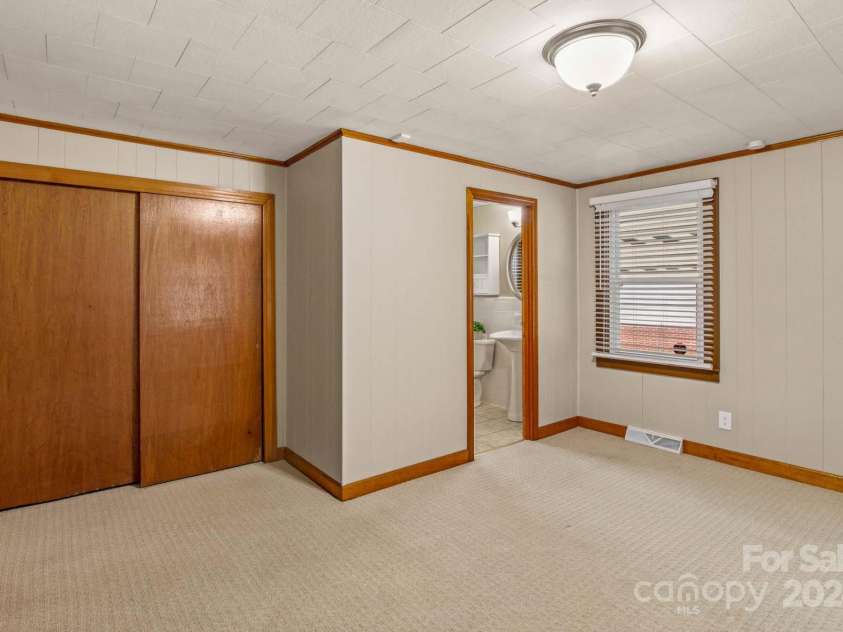 162 Jennings Road, Statesville, NC 28625.  MLS# CAR4203599, YatesRealty ID 2892. 