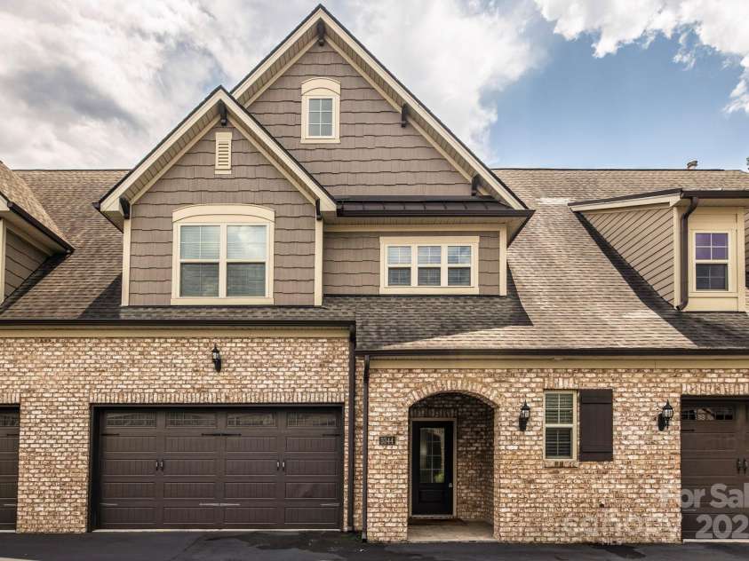 3344 Northampton Drive, Charlotte, NC 28210.  MLS# CAR4286673, YatesRealty ID 28921. 