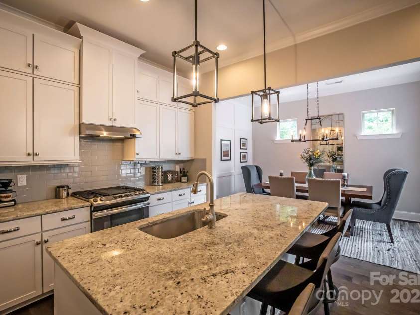 3344 Northampton Drive, Charlotte, NC 28210.  MLS# CAR4286673, YatesRealty ID 28921. 