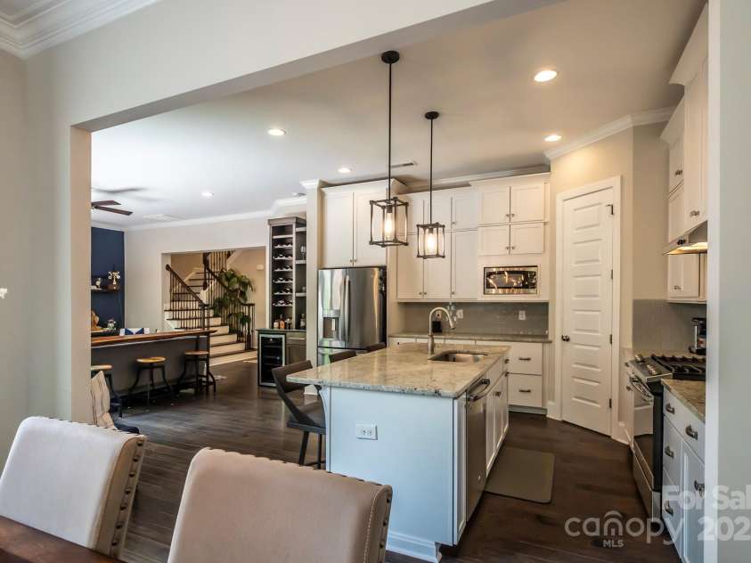 3344 Northampton Drive, Charlotte, NC 28210.  MLS# CAR4286673, YatesRealty ID 28921. 