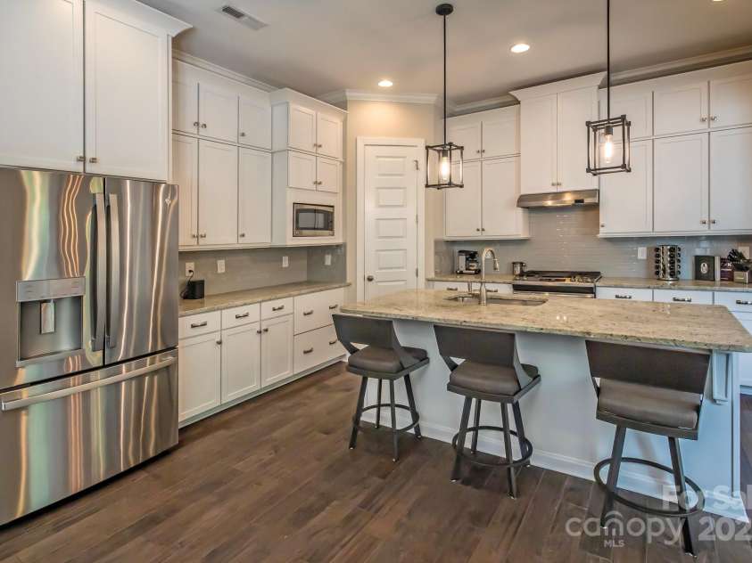 3344 Northampton Drive, Charlotte, NC 28210.  MLS# CAR4286673, YatesRealty ID 28921. 