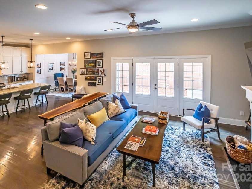 3344 Northampton Drive, Charlotte, NC 28210.  MLS# CAR4286673, YatesRealty ID 28921. 