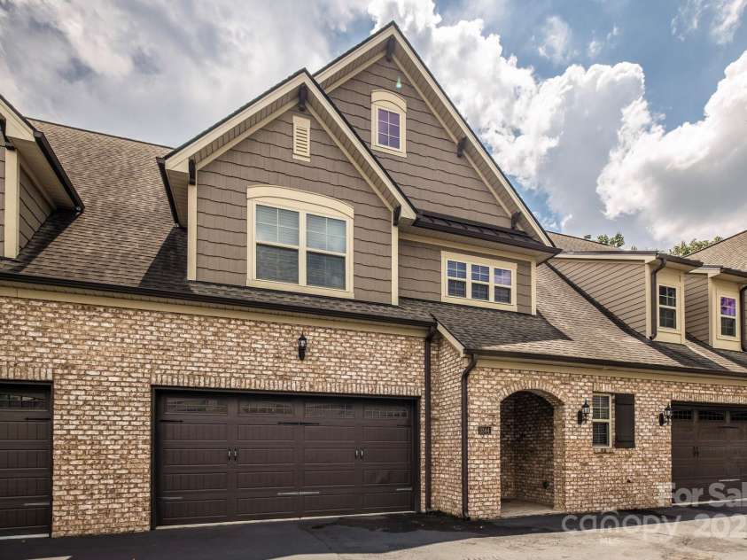 3344 Northampton Drive, Charlotte, NC 28210.  MLS# CAR4286673, YatesRealty ID 28921. 