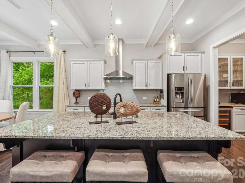 1232 Crofton Drive, Waxhaw, NC 28173.  MLS# CAR4383427, YatesRealty ID 28922. 