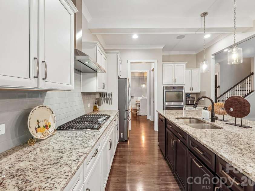 1232 Crofton Drive, Waxhaw, NC 28173.  MLS# CAR4383427, YatesRealty ID 28922. 