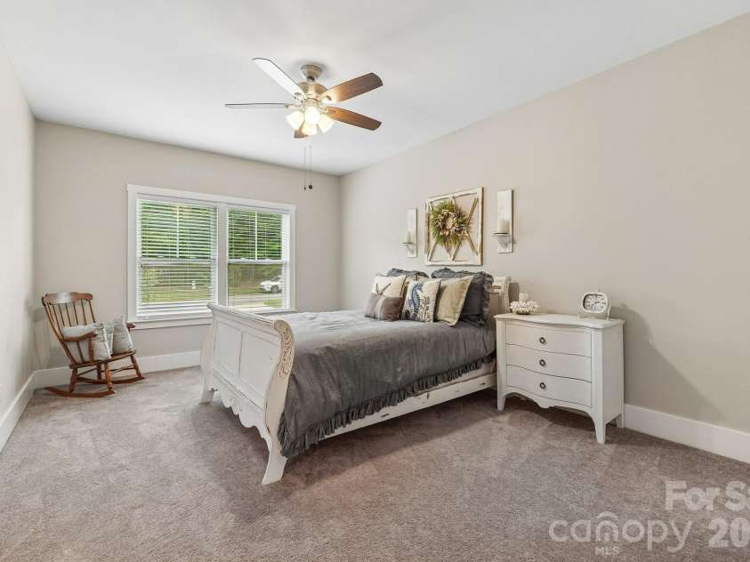 1232 Crofton Drive, Waxhaw, NC 28173.  MLS# CAR4383427, YatesRealty ID 28922. 