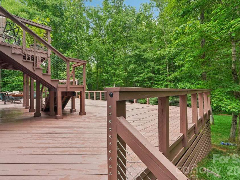 1232 Crofton Drive, Waxhaw, NC 28173.  MLS# CAR4383427, YatesRealty ID 28922. 