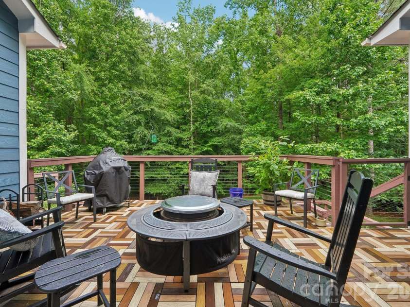 1232 Crofton Drive, Waxhaw, NC 28173.  MLS# CAR4383427, YatesRealty ID 28922. 