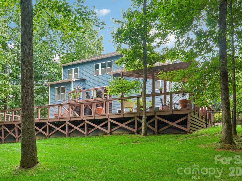 1232 Crofton Drive, Waxhaw, NC 28173.  MLS# CAR4383427, YatesRealty ID 28922. 