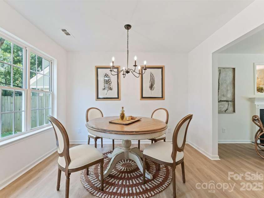 5229 Tarrywood Lane, Charlotte, NC 28205.  MLS# CAR4268771, YatesRealty ID 28922. Dining area.