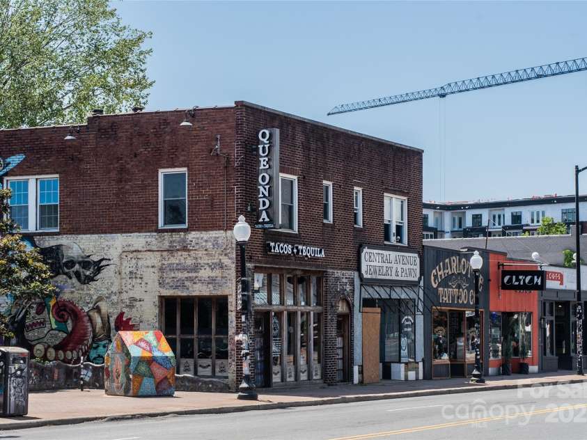 5229 Tarrywood Lane, Charlotte, NC 28205.  MLS# CAR4268771, YatesRealty ID 28922. Only a 10 minute drive to Plaza Midwood!