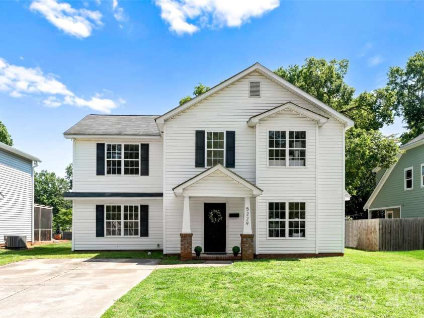 5229 Tarrywood Lane, Charlotte, NC 28205.  MLS# CAR4268771, YatesRealty ID 28922. Welcome home!
