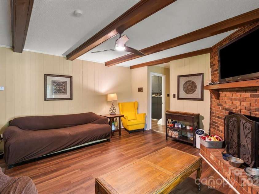 2701 Castes Drive, Pfafftown, NC 27040.  MLS# CAR4258315, YatesRealty ID 28923. 