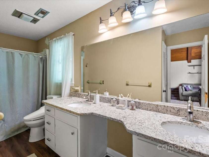 2701 Castes Drive, Pfafftown, NC 27040.  MLS# CAR4258315, YatesRealty ID 28923. 